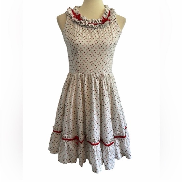 Vintage Coquette Prairie Doll Dress // Red Rosebud Ruffle Sun Dress - Size Small - Picture 4 of 12